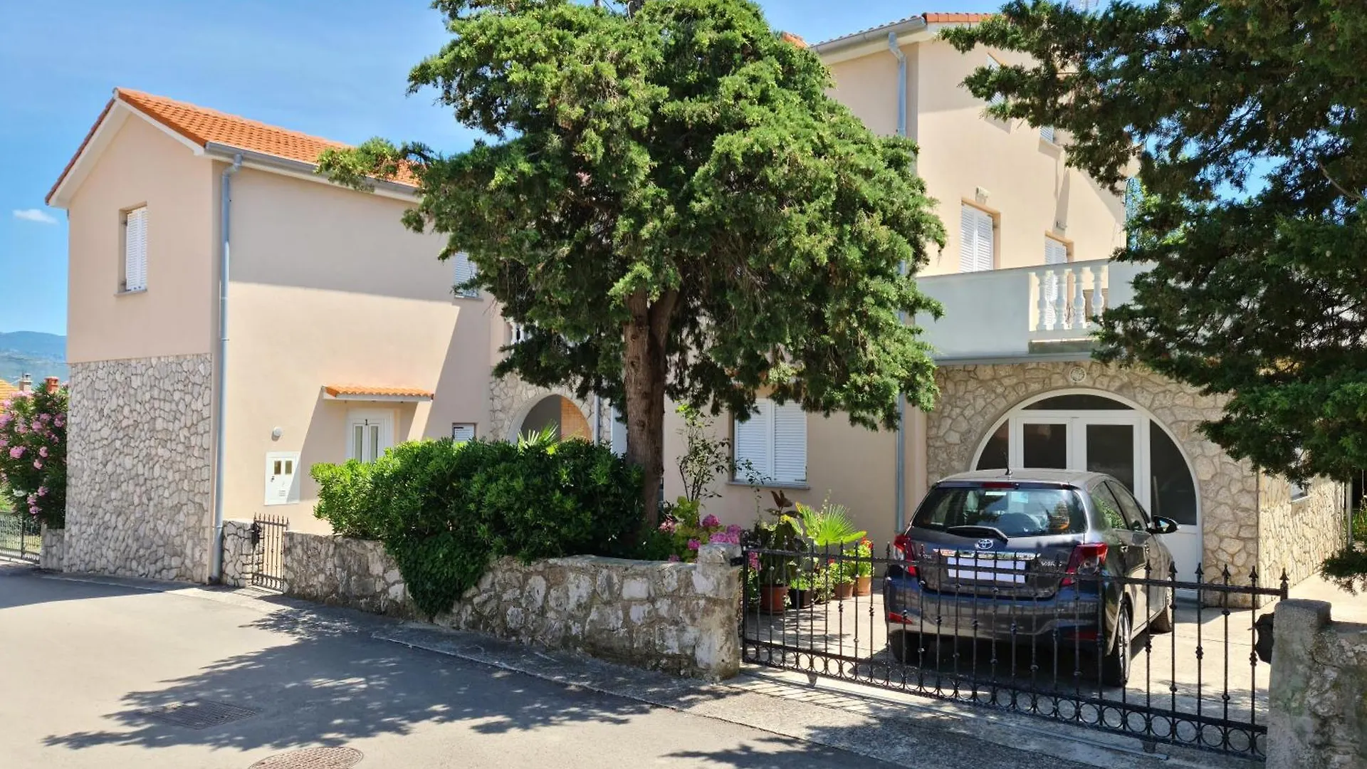 Apartments Mihalic Šilo